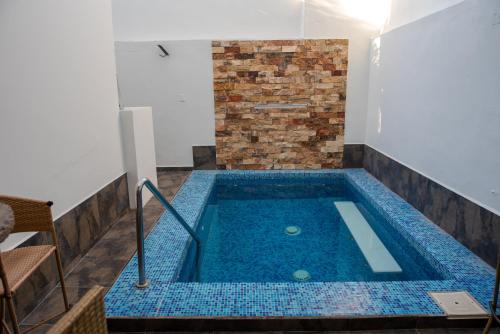 Ferrocarrilera Wohnung | 2BR-3BA Condo Block from Beach w Rooftop Jacuzzi