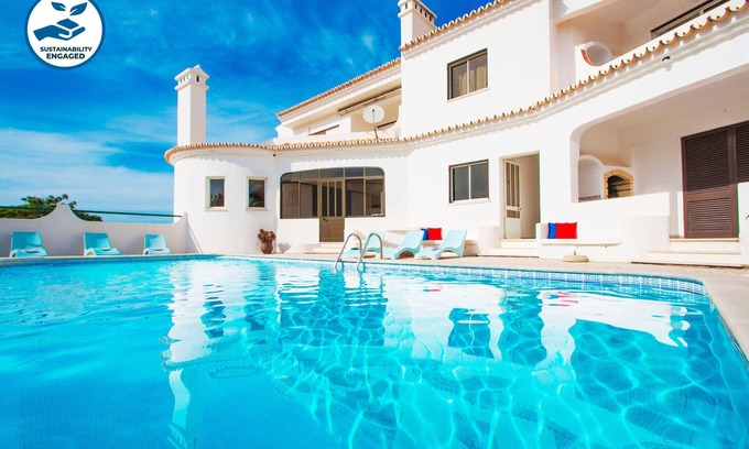 Castelo Wohnung | 2BR Apt w/ Terrace & Pool – Galé