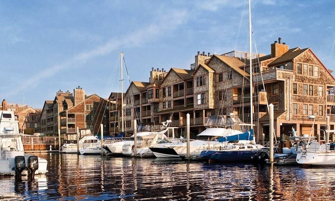Yachting Village Eigentumswohnung | 2br Condo Sailing in Newport Harbor!