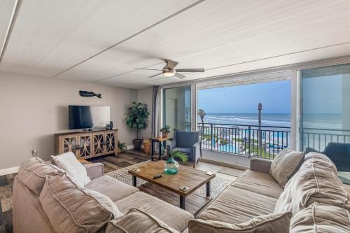 New Smyrna Beach Haus | 2br Condo With Direct Beach & Pool Views Nsb Fl
