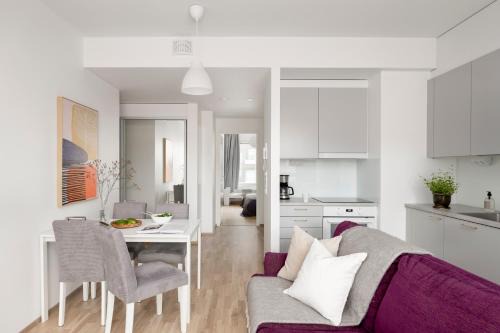 Tikkurila Wohnung | 2BR design home 400 m from train station Tikkurila