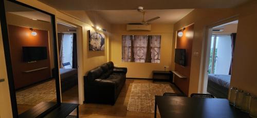 Nedumbassery Wohnung | 2BR Flat with Pool and Balcony near Cochin Airport