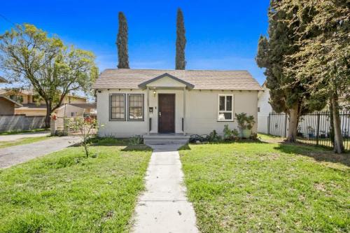 Ontario Haus | 2BR Pet-Friendly Home # RV FREE