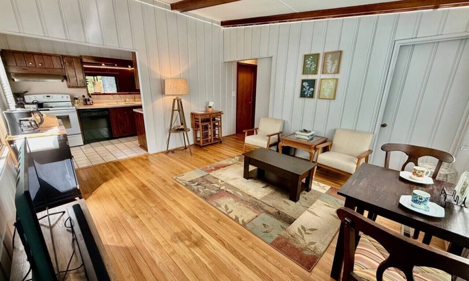 Winston - Salem Haus | 2BR Cottage, walk to Wake Forest