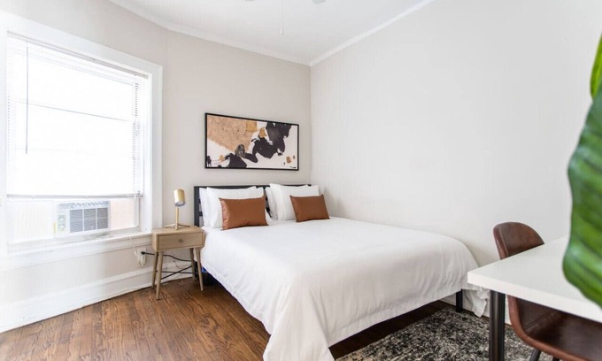 Ravenswood Wohnung | 2BR Radiant Urban Apt