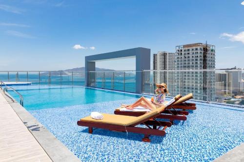 Mang Yang Wohnung | 2BR - Rooftop Pool - Dqua Apt - Cozy For Family