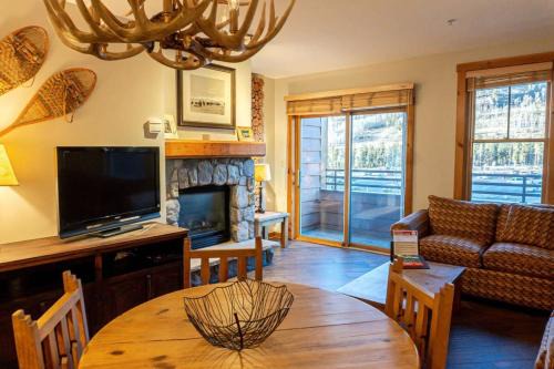 River Run Haus | 2BR Ski In Ski Out Keystone Condo Walk to Slopes