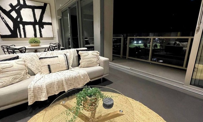 Walkerville Wohnung | 2BR Walkerville Apartment - Steps from Cafes, Shops, and Scenic Parks!