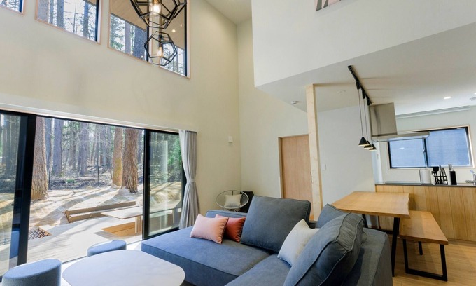 Fujikawaguchiko Haus | 2LDK maisonette standing in the forest / Minamitsuru District Yamanashi