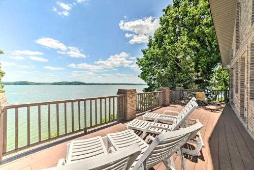 New Concord Haus | 3,000 Sq Ft A-Frame Home on Kentucky Lake with Dock!