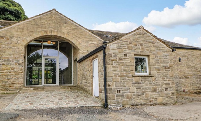 Rastrick Haus | 3 Barn Cottages