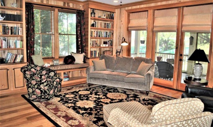 Georgetown Haus | 3 Bdrm in Georgetown's Historic District