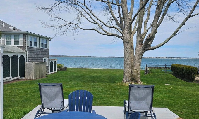 Cataumet Hütte | 3 bed 2 bath Beach Front Cottage in private neighborhood on Buzzards Bay