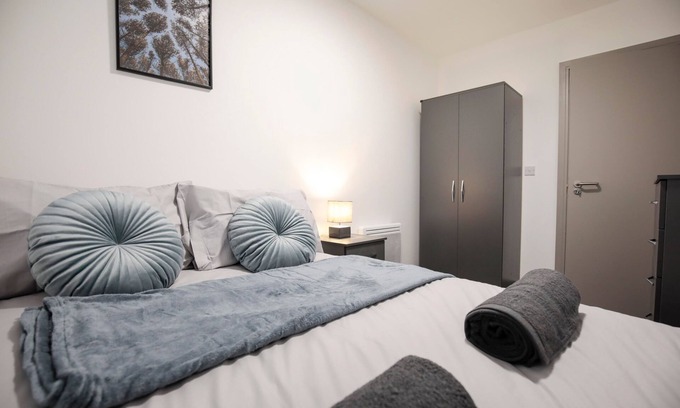 Oldham Wohnung | 3 Bed Apartment in Oldham