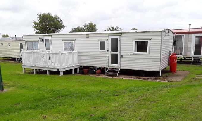 Winestead Haus | 3 bed caravan approx 10 mins from beach bill 1