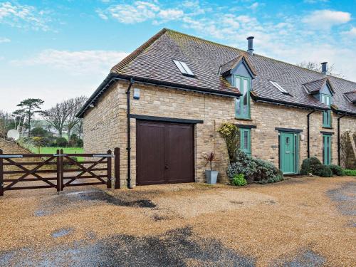 West Lulworth Haus | 3 Bed in Lulworth Cove DC139