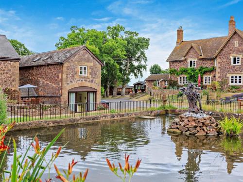 Fiddington Haus | 3 Bed in West Quantoxhead 96235