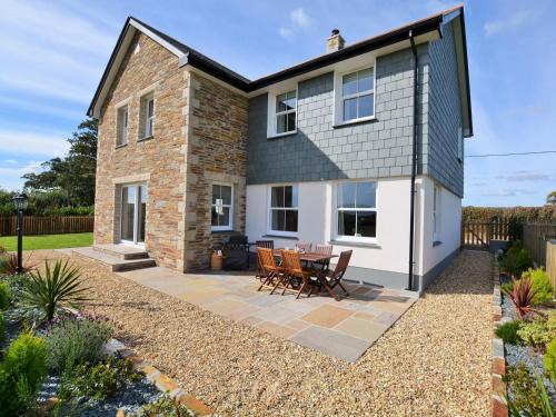 Langdon Haus | 3 Bed in Yeolmbridge 41848