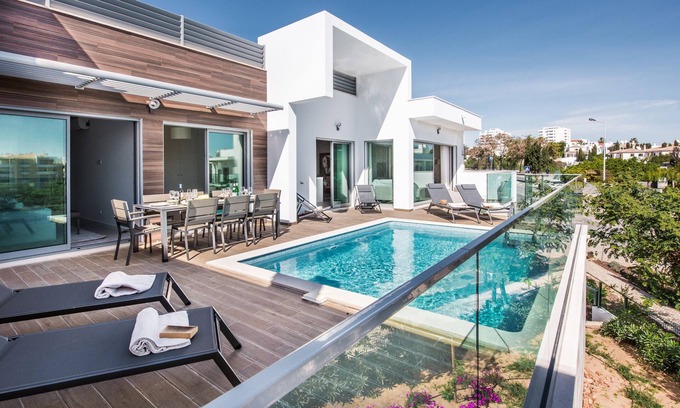 Correeira Haus | 3 Bed Room Villa in Albufeira + Private Heated Pool (on request)