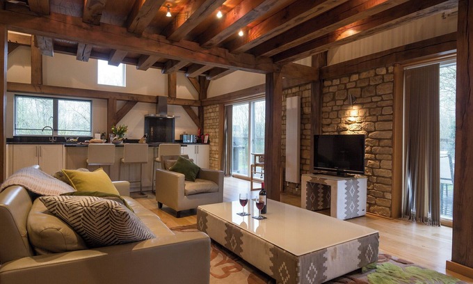 Cirencester Hütte | 3 Schlafzimmer Unterkunft in Somerford Keynes, near Cirencester