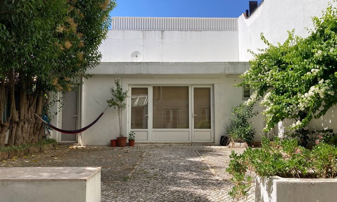 Sao Bento Wohnung | 3 bedroom apartment with courtyard in Praça das Flores