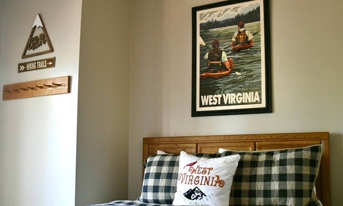 Davis Haus | 🕶 3 Bedroom Condo 🕶 Minutes From Blackwater Falls and Canaan Valley Resort 🐿