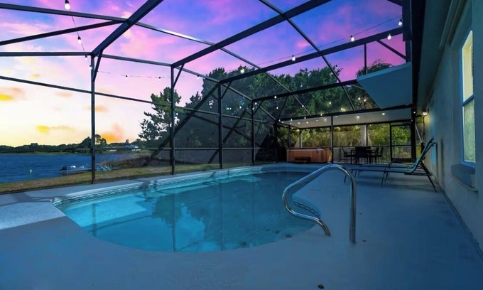 Sunridge Woods Haus | 3-bedroom house in cool Davenport with AC