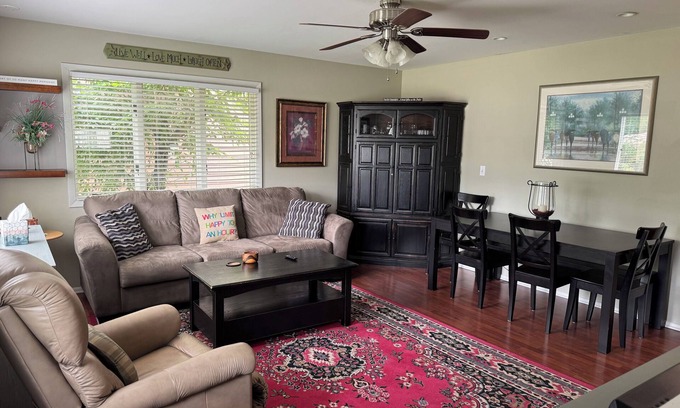 Mundelein Haus | 3-bedroom House in Cozy Mundelein with Private Patio and Grill