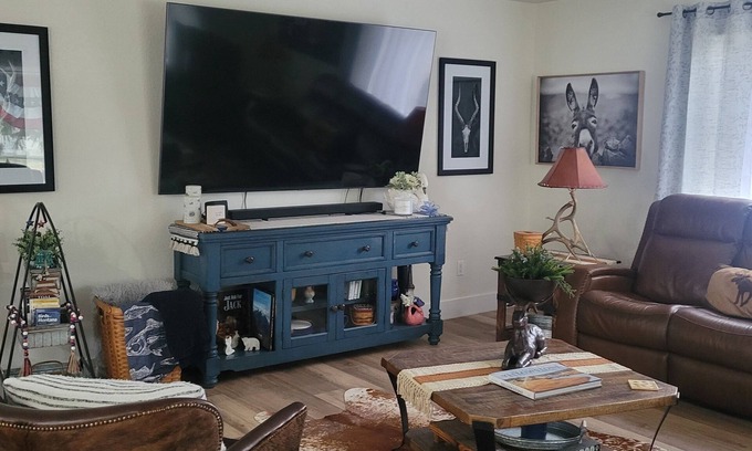 Libby Haus | 3-bedroom house in gorgeous Libby with WiFi, AC. Book your stay now