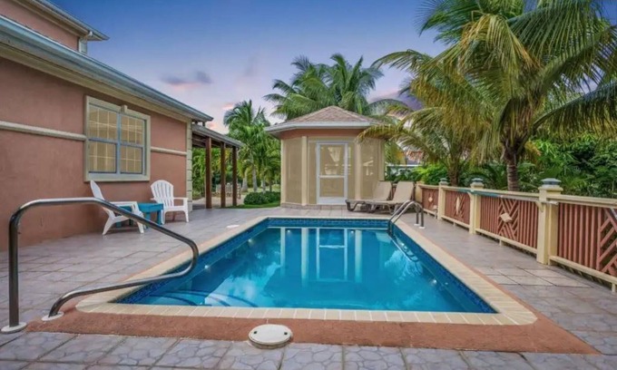 Bodden Town Haus | 3-bedroom house in awesome Bodden Town with WiFi, AC