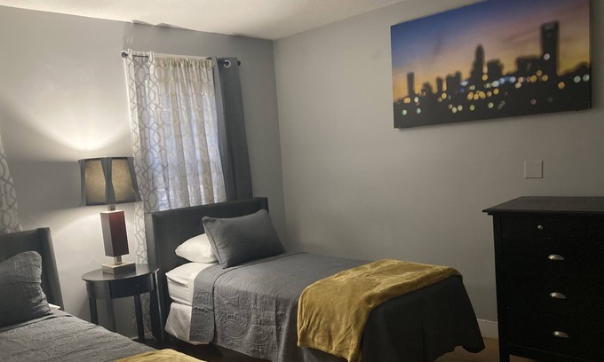 Dwight Haus | 3 BEDROOM/WALKING DISTANCE to YALE UNIVERSITY
