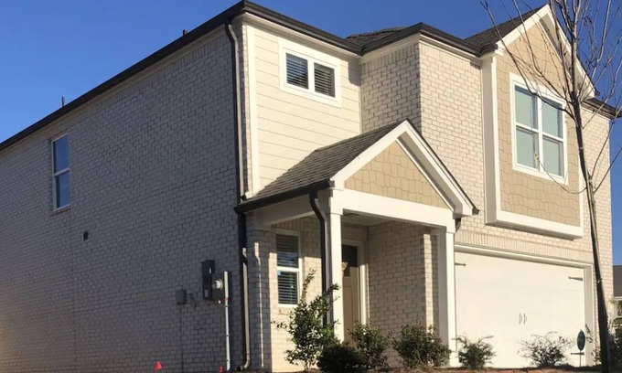 Fultondale Haus | 3 bedroom with large backyard