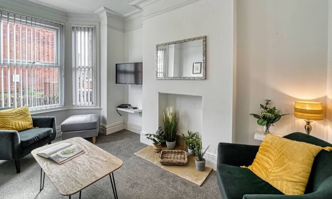 Shelsley Beauchamp Haus | 3 bedroom Worcester Home with Garden