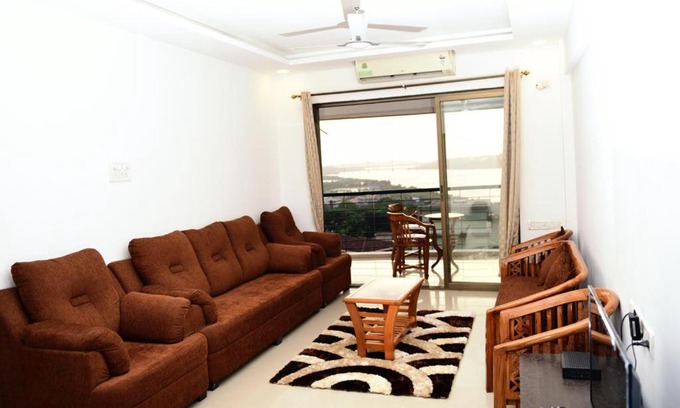 Ilhas Wohnung | 3 BHK Apartment with river view