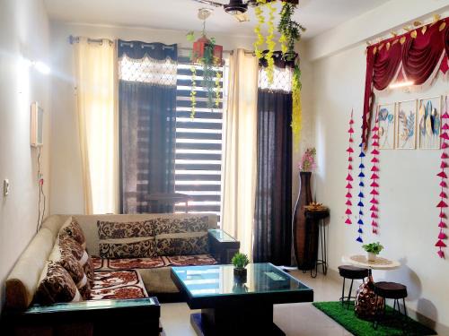 Landran Wohnung | 3 BHK Condo For Family On Manali Expressway