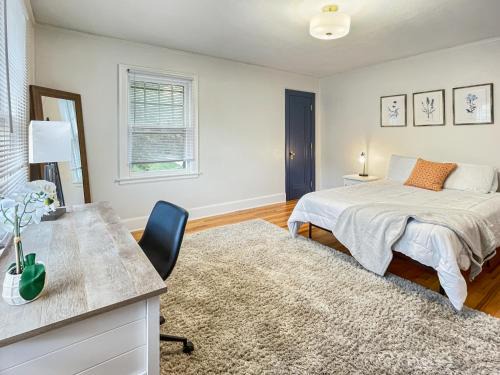 Des Moines Haus | 3 Br For 9 Guests -large Beautiful 3 Story Duplex