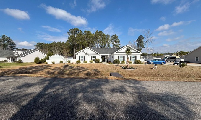 Conway Haus | 3-BR house in Conway, SC. Enjoy your mid-long term rental stay!