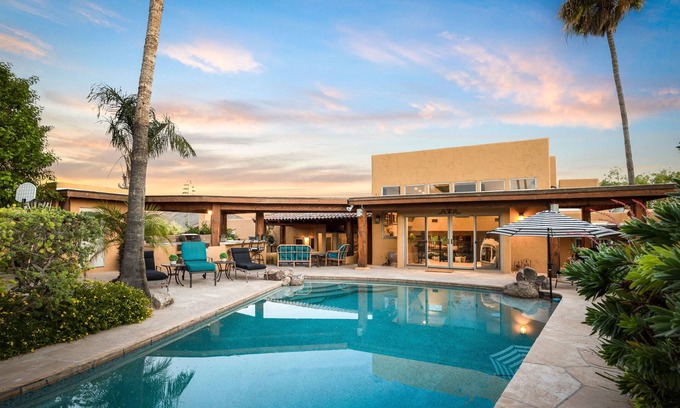 North Scottsdale Villa | 3-Court Pickleball Retreat Surrounded by Mountains