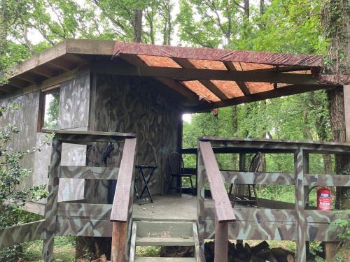 Longhope Haus | 3 Guests - Pet Friendly - Grid Tree-House