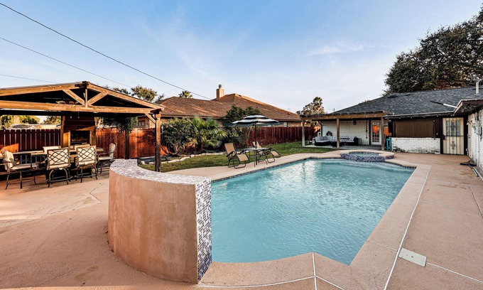 McAllen Haus | 3 Mi to Downtown McAllen: Quiet Home w/ Pool