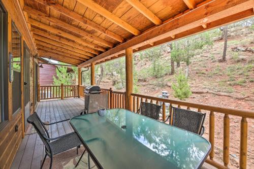 Show Low Haus | 3 Mi to Fool Hollow Lake Cozy Cabin with Deck