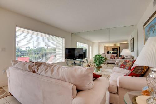 Vero Beach Wohnung | 3 Mi to Ocean Riverfront Unit in Vero Beach!