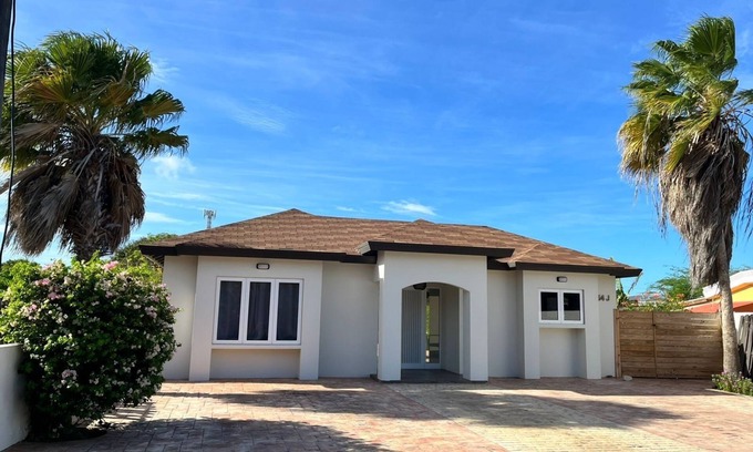 Washington Haus | 3 Min from Palm beach