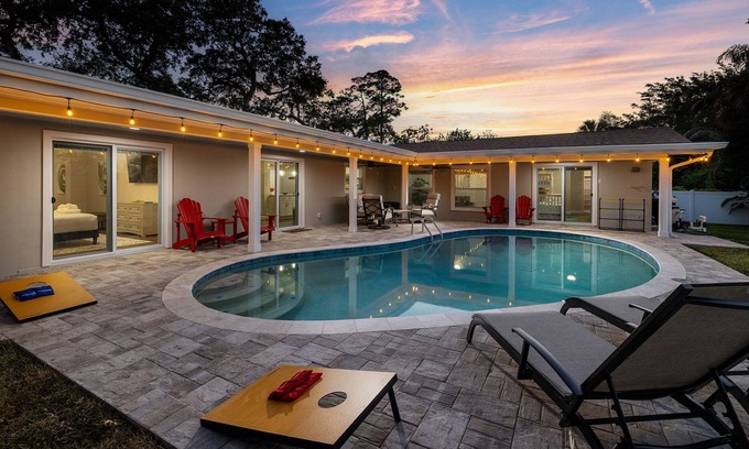 Harbor Bluffs Haus | 3 Mins to Beach~ Heated Pool~ Ping Pong~Pool Table