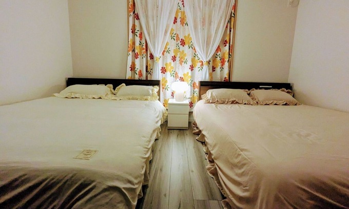 Kita Haus | 3 minutes walk from Kita-Akabane Station, 10 minutes to Ikebukuro and 12 minutes to Shinjuku by train.