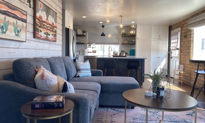 Madera Haus | 3 national parks within a 1 hour drive! Yosemite, Kings Canyon and Sequoia!