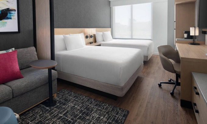 Dunwoody Hotel | 3 Queen Rooms Minutes to Lenox Square | w/ Free Breakfast & Pet-friendly