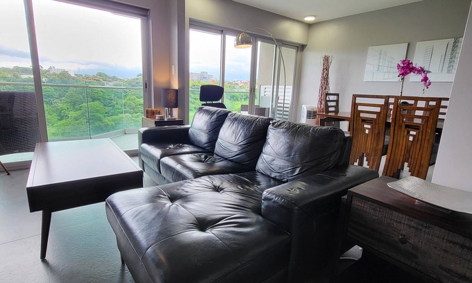 San Jose Eigentumswohnung | 3 Vistas, Modern Serenity & Stunning Balcony Views