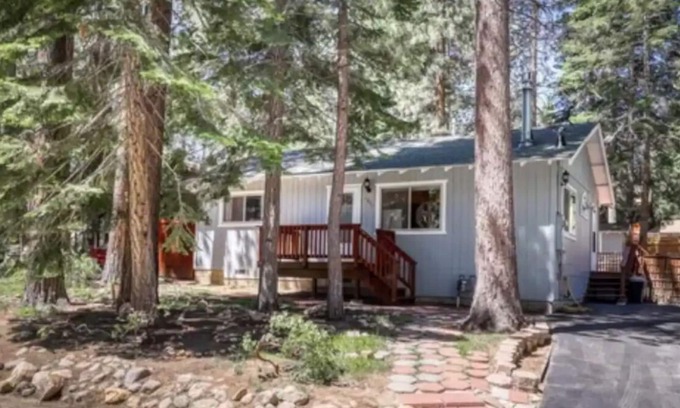 Pioneer Trail Haus | 30 day rental in beautiful Tahoe Paradise