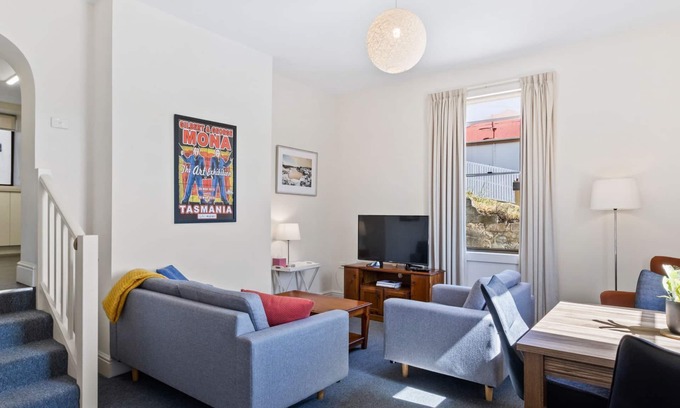 North Hobart Wohnung | Gehen Sie zum Restaurantstreifen